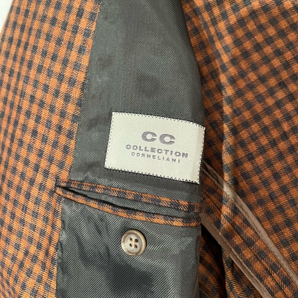 Selling my Corneliani Double breasted blazer. - Picture 2 of 4